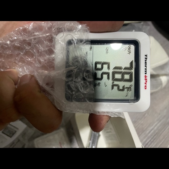 Humidity and temperature monitor - Picture 2 of 5